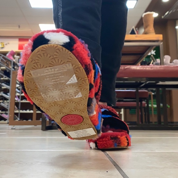 *NEW* UGG Fluff Yeah Slide Cali Collage (1118164) - Picture 6 of 6